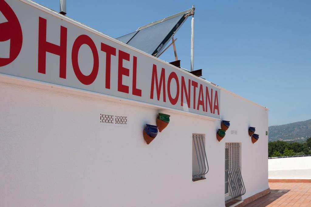 Hotel Montana Roses Exteriér fotografie